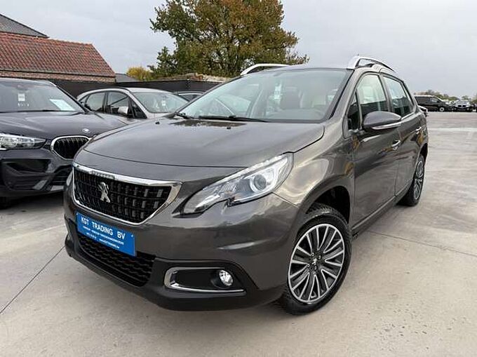 Peugeot 2008 1.2i PURETECH 83PK NAVIGATIE CARPLAY BLUETOOTH A/C