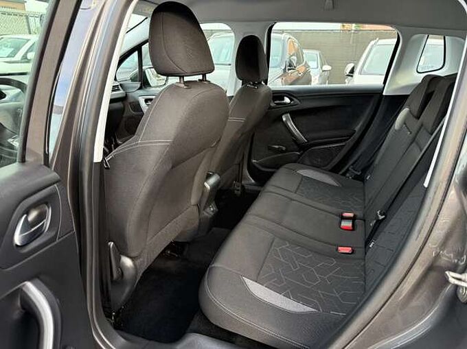 Peugeot 2008 1.2i PURETECH 83PK NAVIGATIE CARPLAY BLUETOOTH A/C