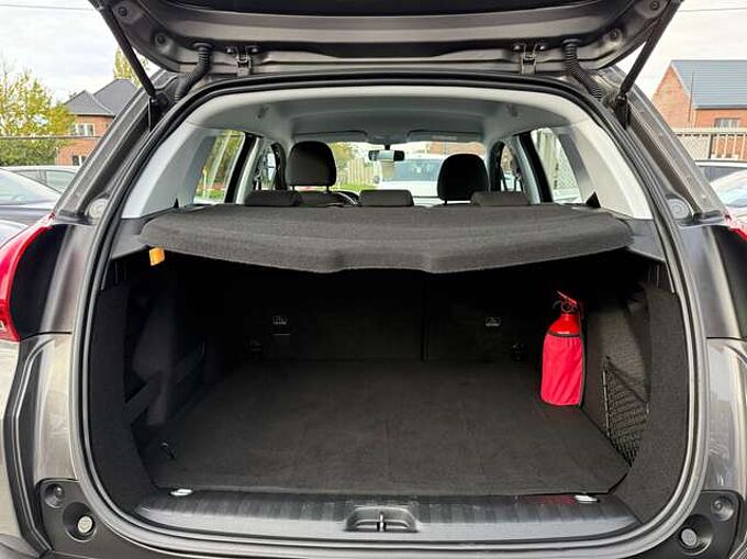 Peugeot 2008 1.2i PURETECH 83PK NAVIGATIE CARPLAY BLUETOOTH A/C