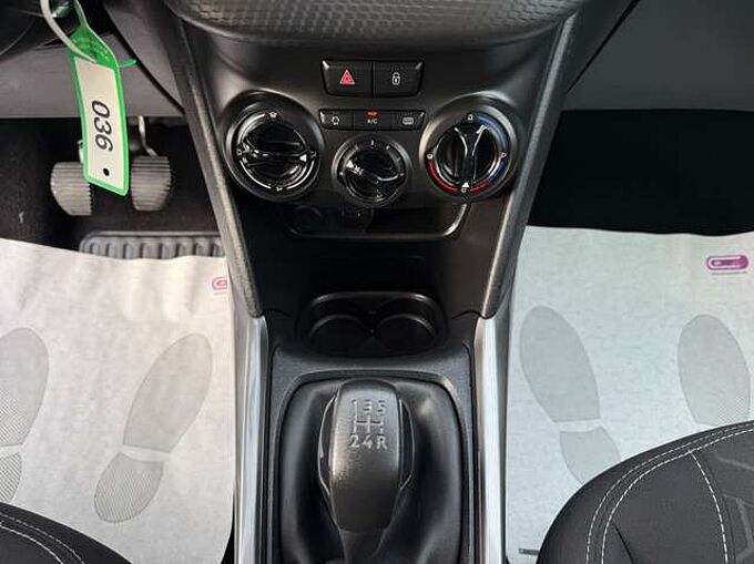 Peugeot 2008 1.2i PURETECH 83PK NAVIGATIE CARPLAY BLUETOOTH A/C