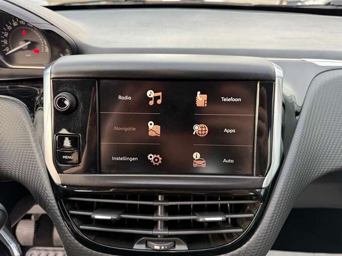 Peugeot 2008 1.2i PURETECH 83PK NAVIGATIE CARPLAY BLUETOOTH A/C