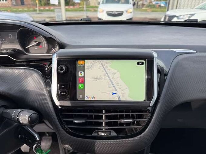 Peugeot 2008 1.2i PURETECH 83PK NAVIGATIE CARPLAY BLUETOOTH A/C