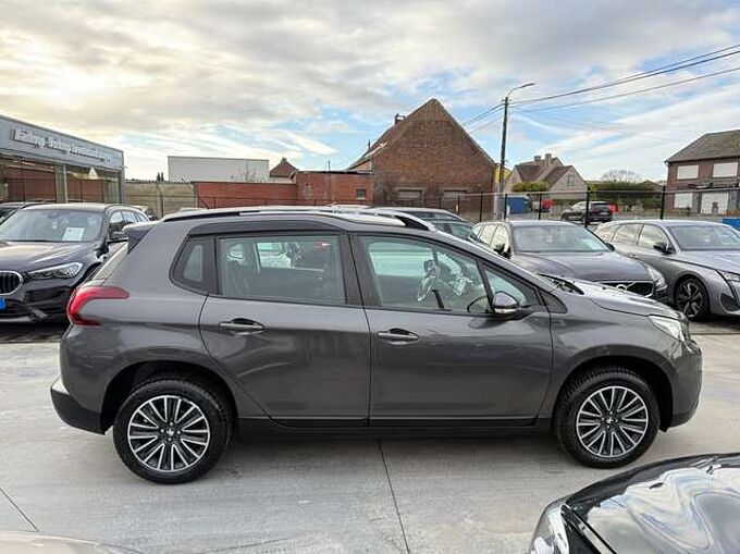 Peugeot 2008 1.2i PURETECH 83PK NAVIGATIE CARPLAY BLUETOOTH A/C