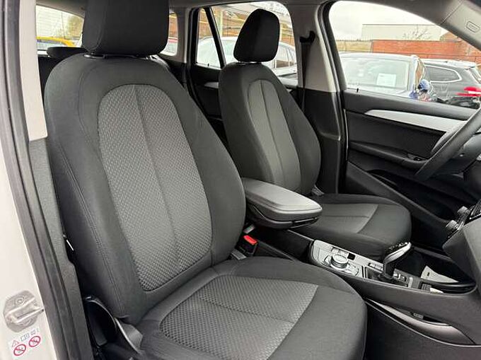 BMW X1 1.5i 136PK AUTOMAAT FACELIFT NAVIGATIE DAB LED PDC