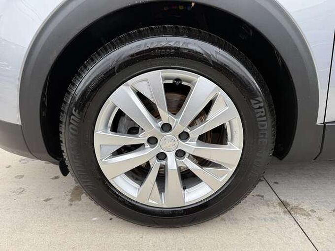 Peugeot 5008 1.2i 130PK NAVIGATIE CAMERA CARPLAY DAB ZETELVERWA