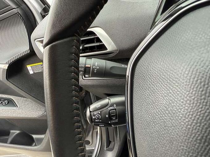 Peugeot 5008 1.2i 130PK NAVIGATIE CAMERA CARPLAY DAB ZETELVERWA