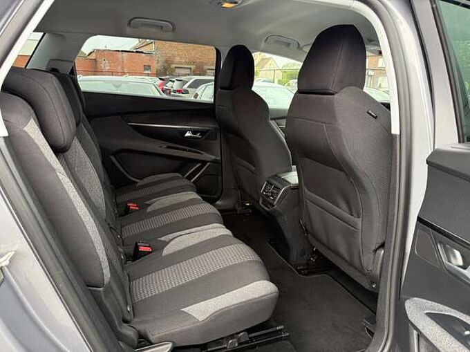 Peugeot 5008 1.2i 130PK NAVIGATIE CAMERA CARPLAY DAB ZETELVERWA