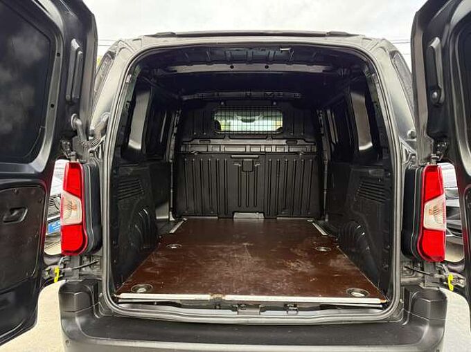 Peugeot Partner 1.5 BLUEHDI NAVIGATIE CARPLAY BLUETOOTH PDC AIRCO