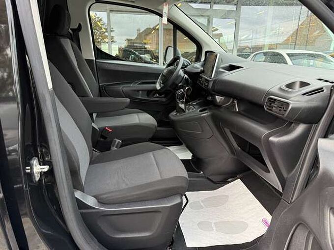 Peugeot Partner 1.5 BLUEHDI NAVIGATIE CARPLAY BLUETOOTH PDC AIRCO