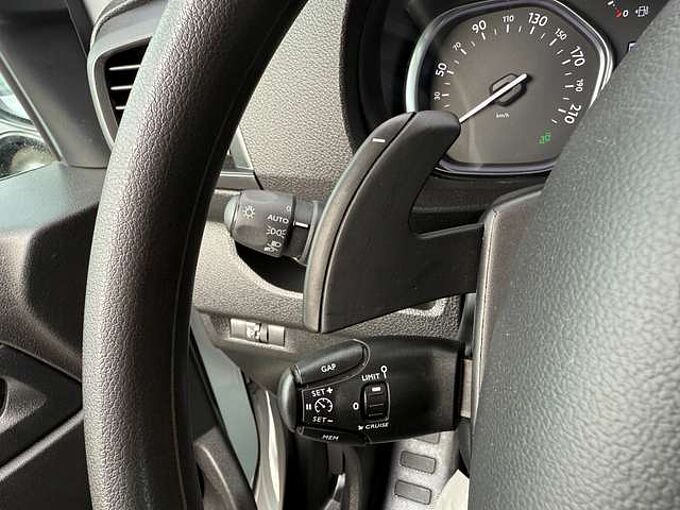 Peugeot Expert 2.0 BLUEHDI 145PK AUTOMAAT 3 ZIT NAVI CAMERA PDC