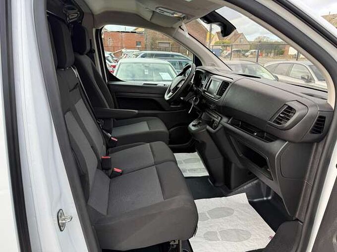 Peugeot Expert 2.0 BLUEHDI 145PK AUTOMAAT 3 ZIT NAVI CAMERA PDC