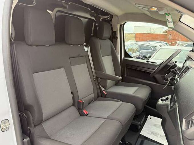 Peugeot Expert 2.0 BLUEHDI 145PK AUTOMAAT 3 ZIT NAVI CAMERA PDC