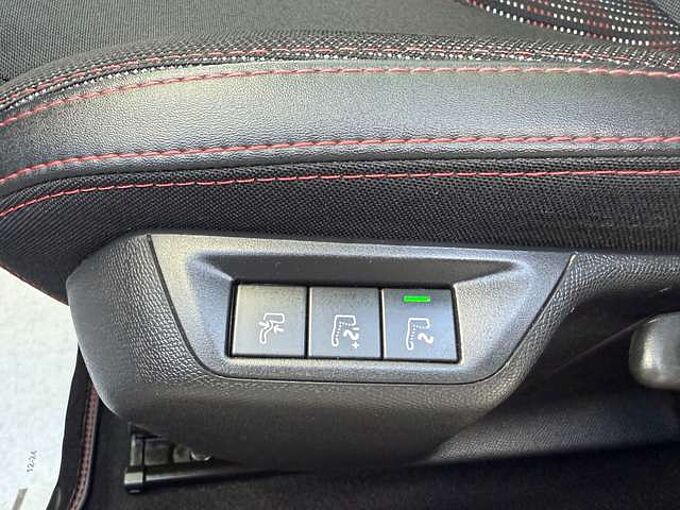 Peugeot 308 1.2i PURETECH SW GT-LINE NAVI LEDER PANO-DAK LED