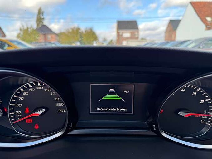 Peugeot 308 1.2i PURETECH SW GT-LINE NAVI LEDER PANO-DAK LED