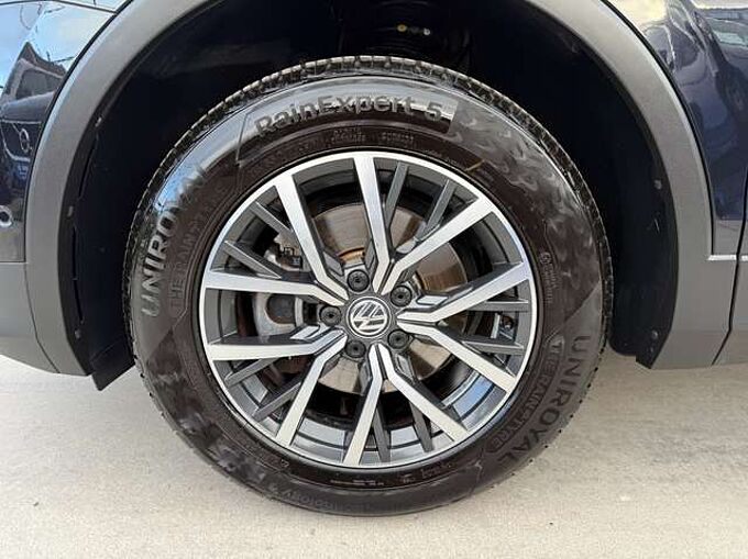 Volkswagen Tiguan Allspace 1.5 TSI DSG AUTOMAAT NAVI ZWART LEDER OPENDAK 360