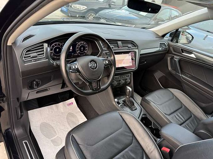 Volkswagen Tiguan Allspace 1.5 TSI DSG AUTOMAAT NAVI ZWART LEDER OPENDAK 360