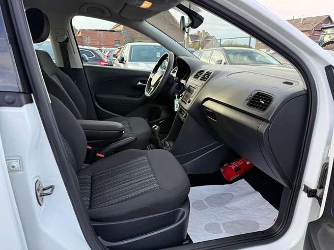 Volkswagen Polo 1.0i 75PK 5-DEURS BLUETOOTH PDC V+A AIRCO CARPASS