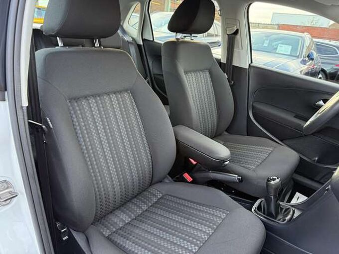 Volkswagen Polo 1.0i 75PK 5-DEURS BLUETOOTH PDC V+A AIRCO CARPASS