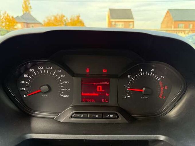 Peugeot Partner 1.5 BLUEHDI BLUETOOTH PDC AIRCO LICHTE VRACHT