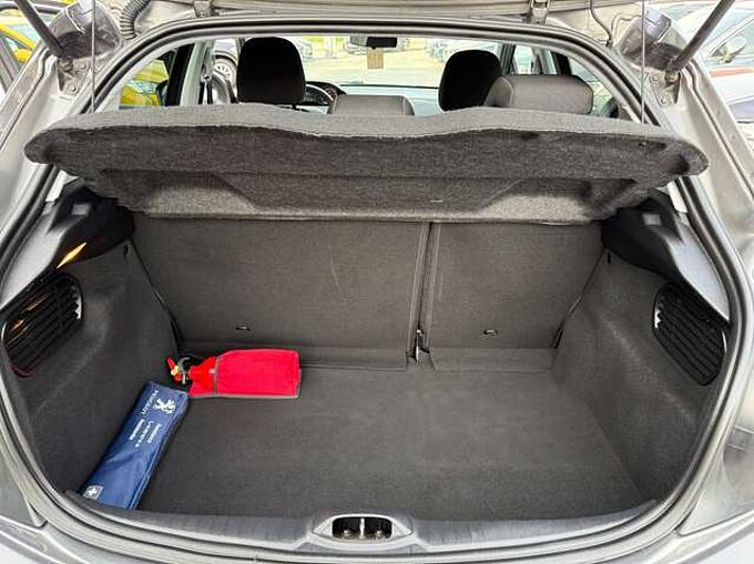 Peugeot 208 1.2i 82PK 5-DEURS NAVIGATIE PDC CARPLAY TREKHAAK