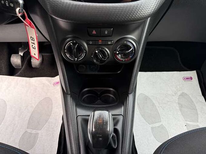 Peugeot 208 1.2i 82PK 5-DEURS NAVIGATIE PDC CARPLAY TREKHAAK