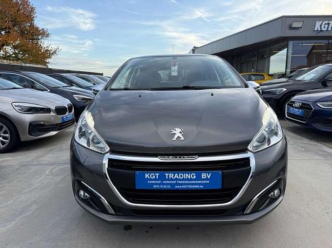Peugeot 208 1.2i 82PK 5-DEURS NAVIGATIE PDC CARPLAY TREKHAAK