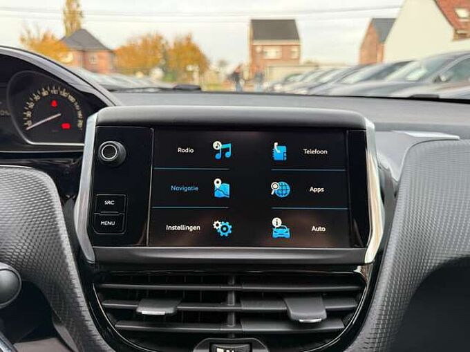 Peugeot 208 1.2i 82PK 5-DEURS NAVIGATIE PDC CARPLAY TREKHAAK